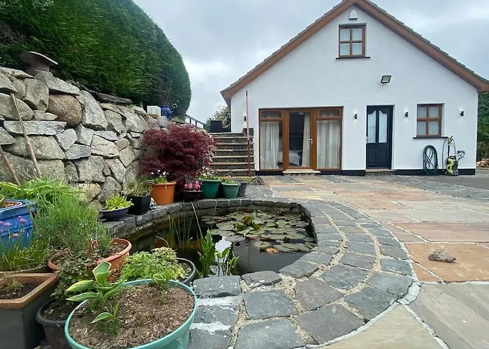 Country Cottage Close To The City.